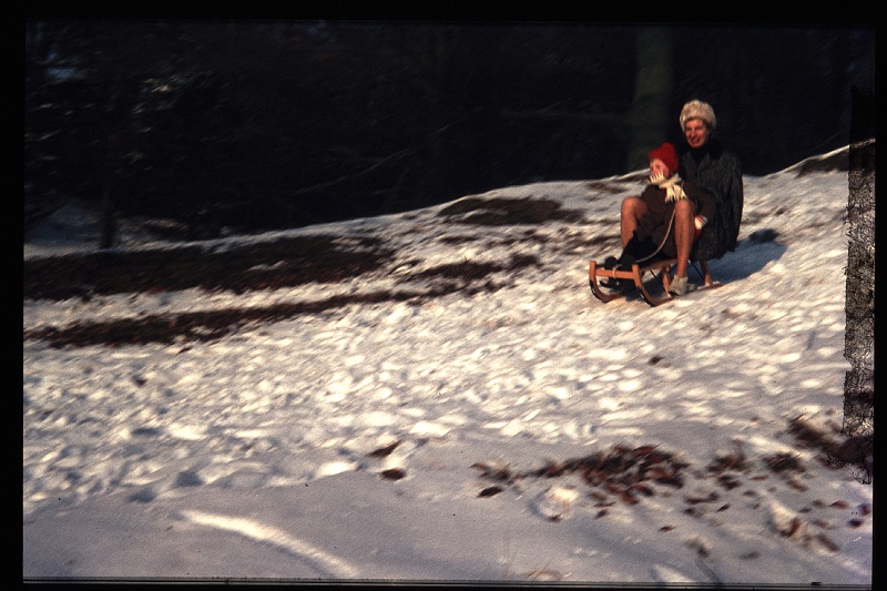 23.Horsten feb 1969 Mama,Brigitte.JPG